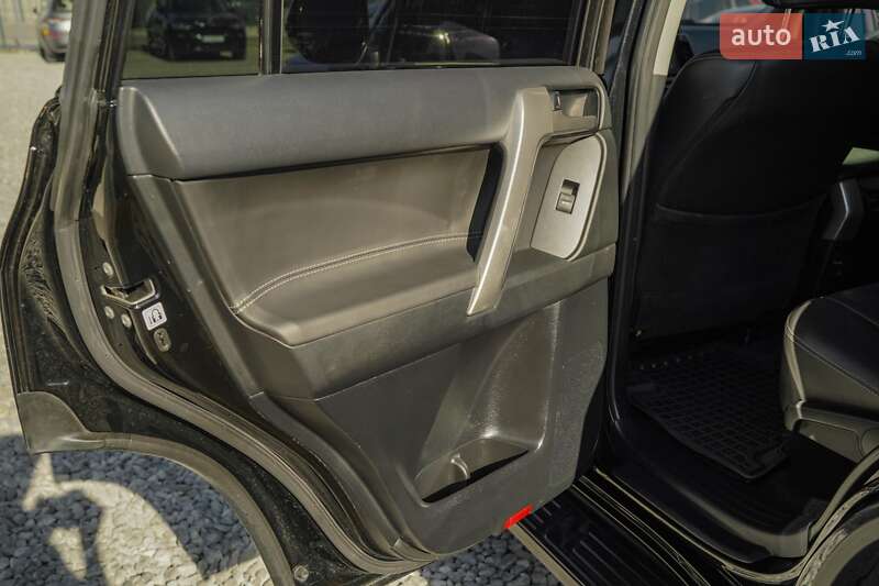 Внедорожник / Кроссовер Toyota Land Cruiser Prado 2020 в Черновцах