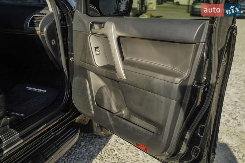 Внедорожник / Кроссовер Toyota Land Cruiser Prado 2020 в Черновцах