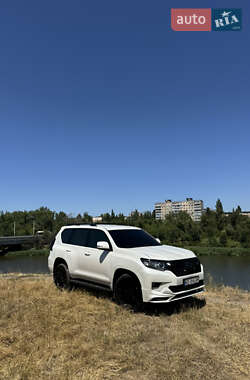 Внедорожник / Кроссовер Toyota Land Cruiser Prado 2015 в 