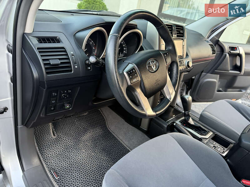 Внедорожник / Кроссовер Toyota Land Cruiser Prado 2012 в Ковеле