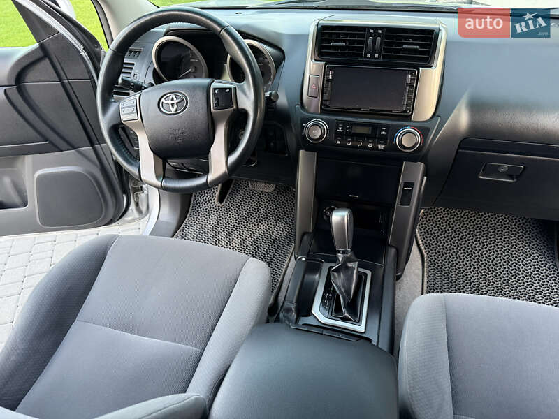 Внедорожник / Кроссовер Toyota Land Cruiser Prado 2012 в Ковеле