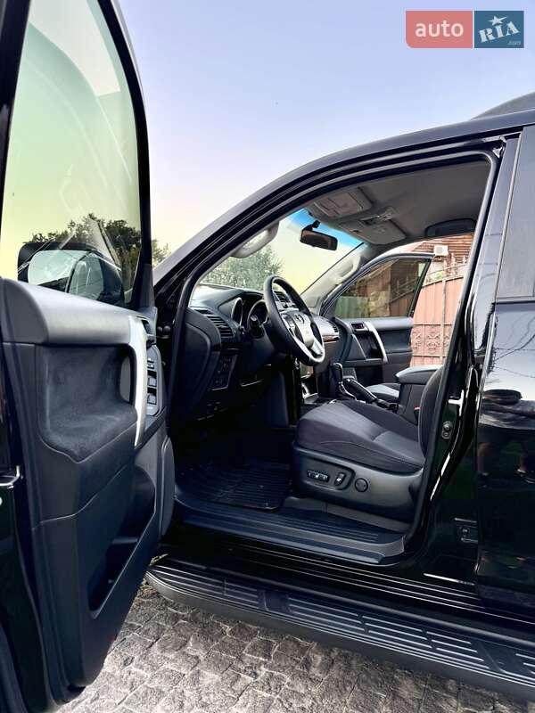 Внедорожник / Кроссовер Toyota Land Cruiser Prado 2013 в Киеве
