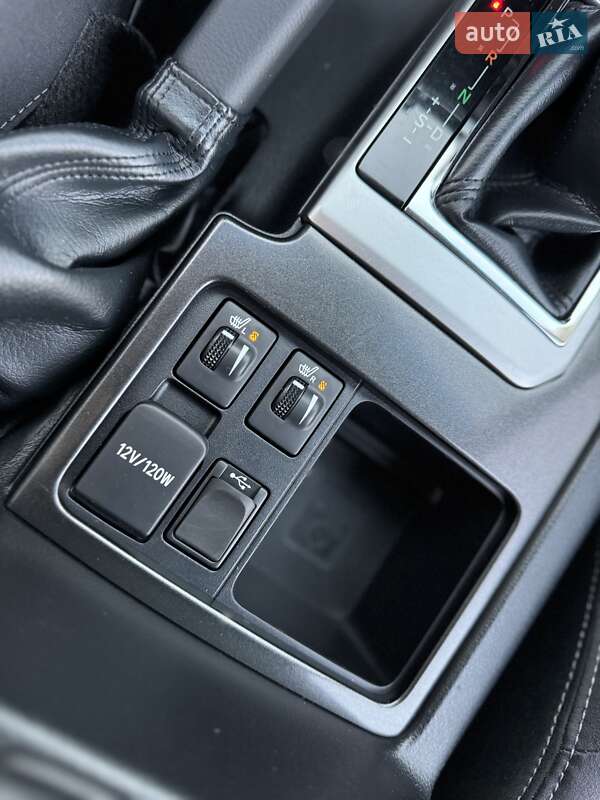 Внедорожник / Кроссовер Toyota Land Cruiser Prado 2013 в Киеве