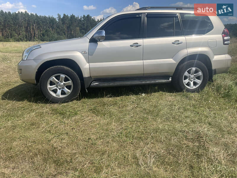 Внедорожник / Кроссовер Toyota Land Cruiser Prado 2007 в Калиновке