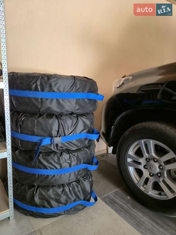 Внедорожник / Кроссовер Toyota Land Cruiser Prado 2012 в Днепре