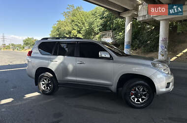 Внедорожник / Кроссовер Toyota Land Cruiser Prado 2012 в 