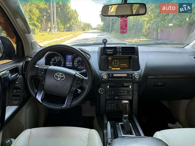 Внедорожник / Кроссовер Toyota Land Cruiser Prado 2010 в Киеве фото 16 Внедорожник / Кроссовер Toyota Land Cruiser Prado 2010 в Киеве