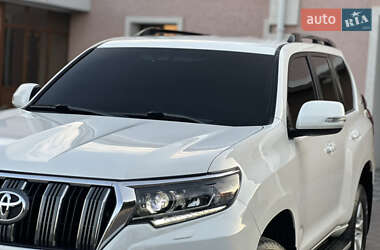 Позашляховик / Кросовер Toyota Land Cruiser Prado 2019 в 