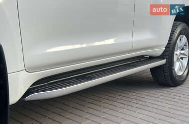 Позашляховик / Кросовер Toyota Land Cruiser Prado 2019 в 