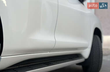 Позашляховик / Кросовер Toyota Land Cruiser Prado 2019 в 