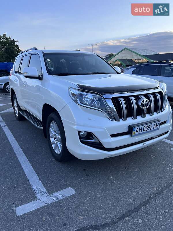 Позашляховик / Кросовер Toyota Land Cruiser Prado 2013 в Києві