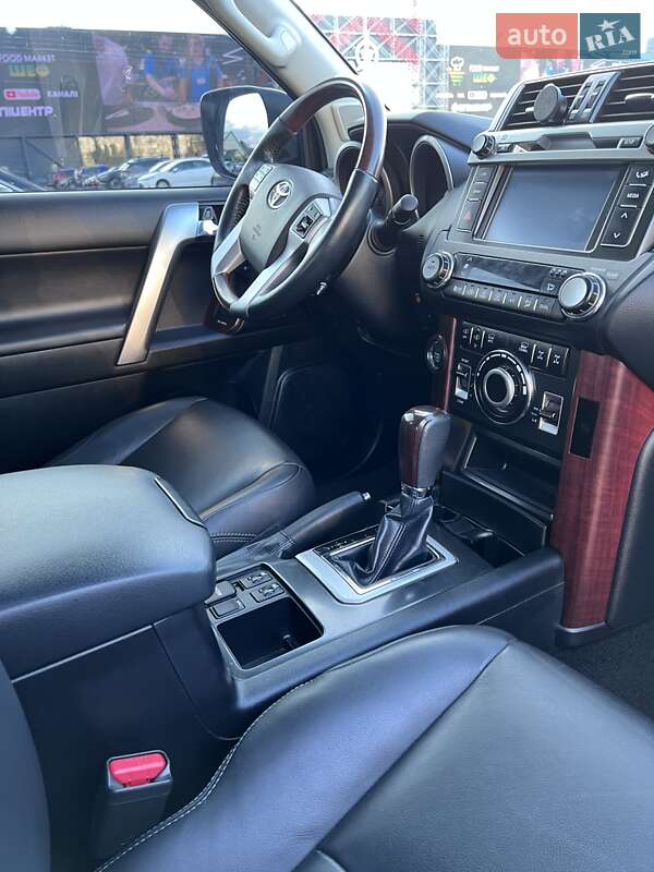 Позашляховик / Кросовер Toyota Land Cruiser Prado 2013 в Києві