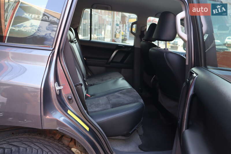 Внедорожник / Кроссовер Toyota Land Cruiser Prado 2013 в Львове