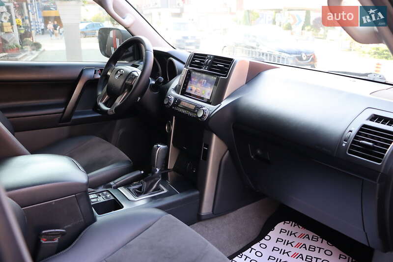 Внедорожник / Кроссовер Toyota Land Cruiser Prado 2013 в Львове