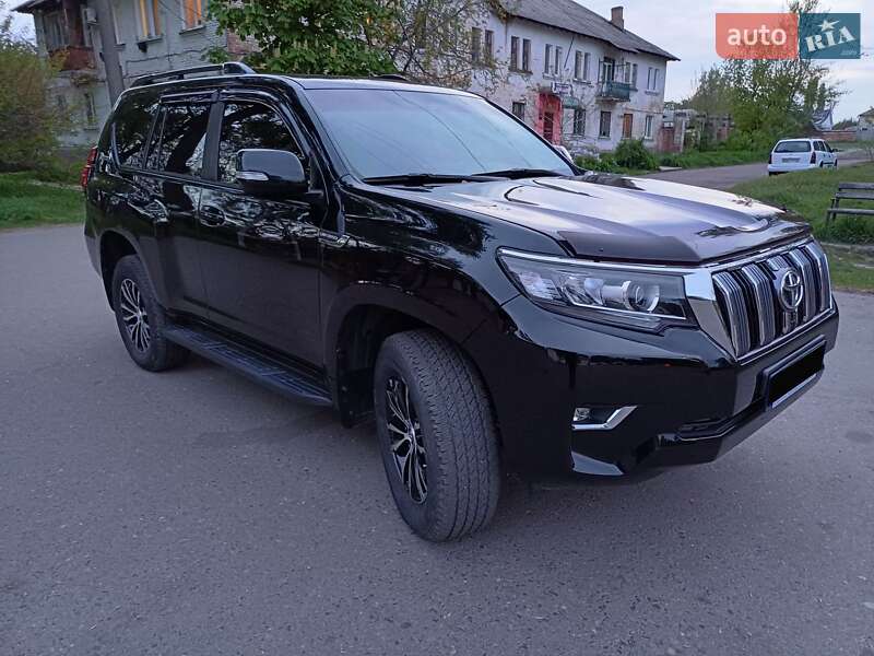 Внедорожник / Кроссовер Toyota Land Cruiser Prado 2010 в Александрие