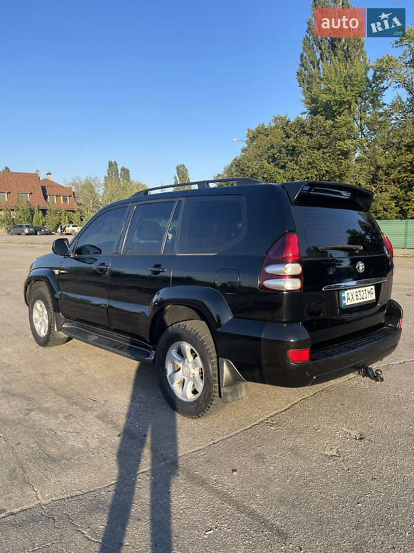 Позашляховик / Кросовер Toyota Land Cruiser Prado 2005 в Харкові
