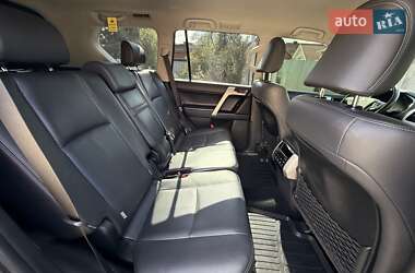 Внедорожник / Кроссовер Toyota Land Cruiser Prado 2018 в 