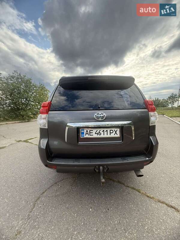 Внедорожник / Кроссовер Toyota Land Cruiser Prado 2010 в Харькове