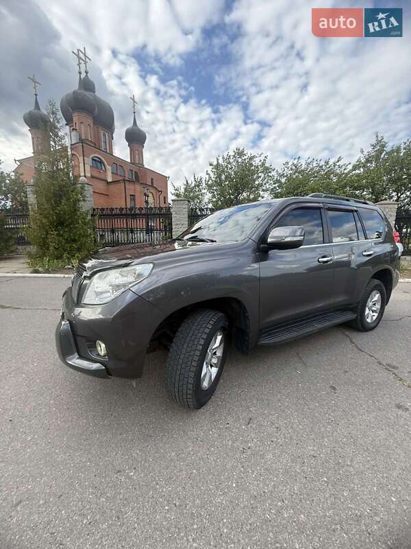 Внедорожник / Кроссовер Toyota Land Cruiser Prado 2010 в Харькове