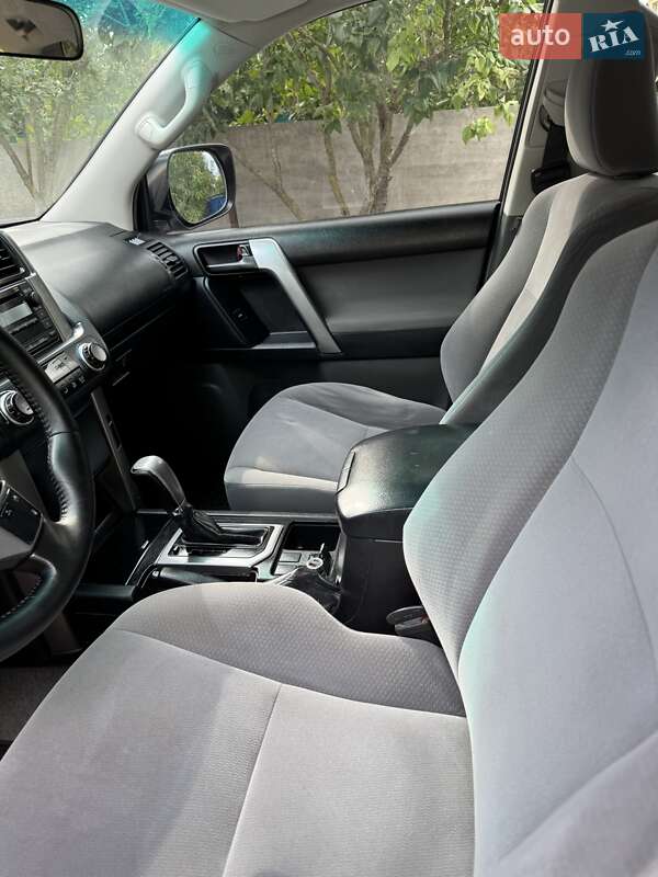 Позашляховик / Кросовер Toyota Land Cruiser Prado 2012 в Черкасах
