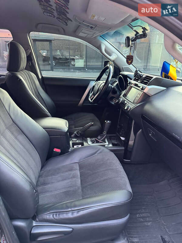 Внедорожник / Кроссовер Toyota Land Cruiser Prado 2016 в Киеве фото 9 Внедорожник / Кроссовер Toyota Land Cruiser Prado 2016 в Киеве