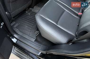Внедорожник / Кроссовер Toyota Land Cruiser Prado 2015 в 