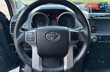 Внедорожник / Кроссовер Toyota Land Cruiser Prado 2015 в 