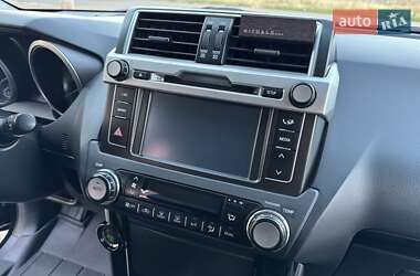 Внедорожник / Кроссовер Toyota Land Cruiser Prado 2015 в 