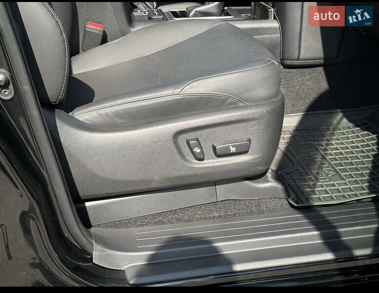Позашляховик / Кросовер Toyota Land Cruiser Prado 2021 в Києві