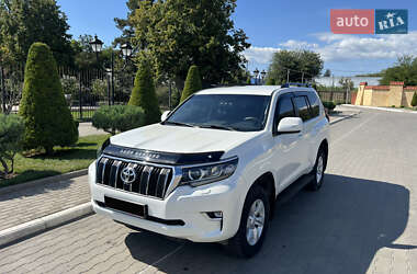 Внедорожник / Кроссовер Toyota Land Cruiser Prado 2018 в 