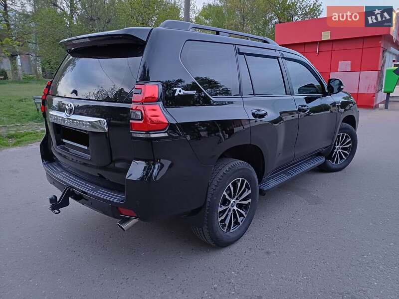 Внедорожник / Кроссовер Toyota Land Cruiser Prado 2010 в Александрие
