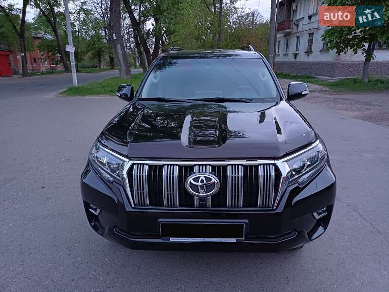 Внедорожник / Кроссовер Toyota Land Cruiser Prado 2010 в Александрие