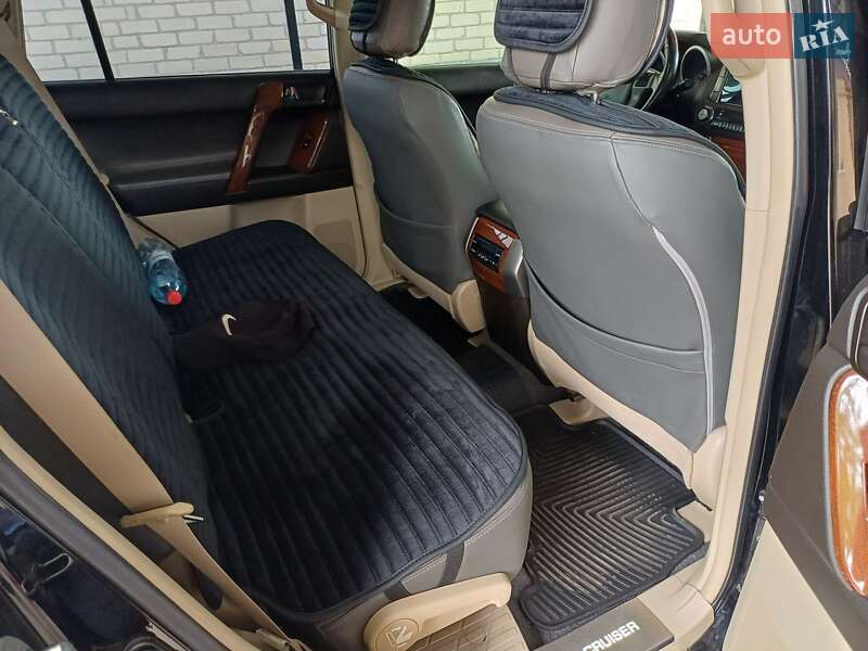 Внедорожник / Кроссовер Toyota Land Cruiser Prado 2010 в Александрие