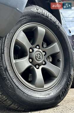 Внедорожник / Кроссовер Toyota Land Cruiser Prado 2006 в 