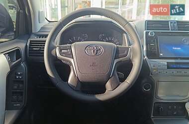 Позашляховик / Кросовер Toyota Land Cruiser Prado 2019 в 