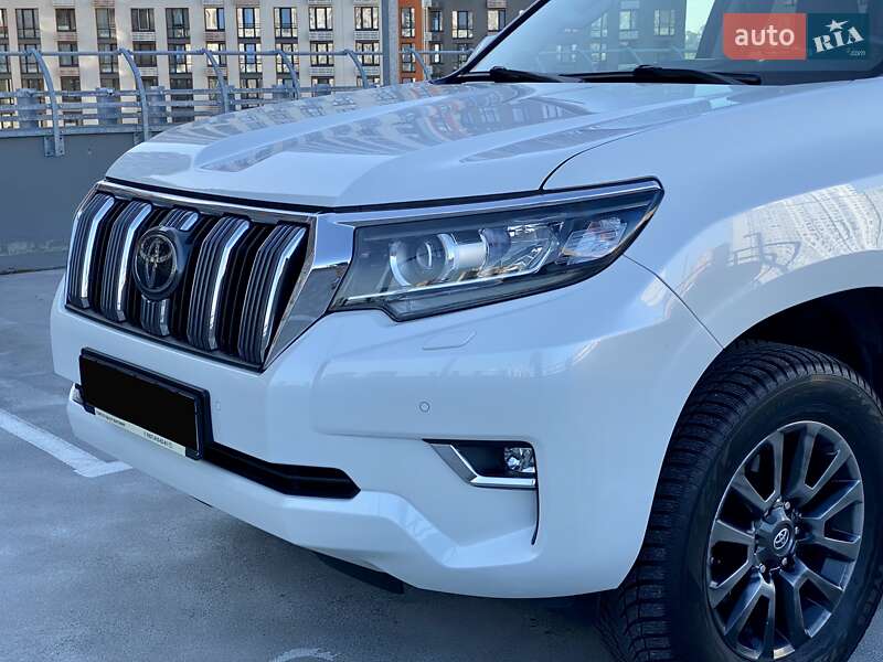 Позашляховик / Кросовер Toyota Land Cruiser Prado 2019 в Києві