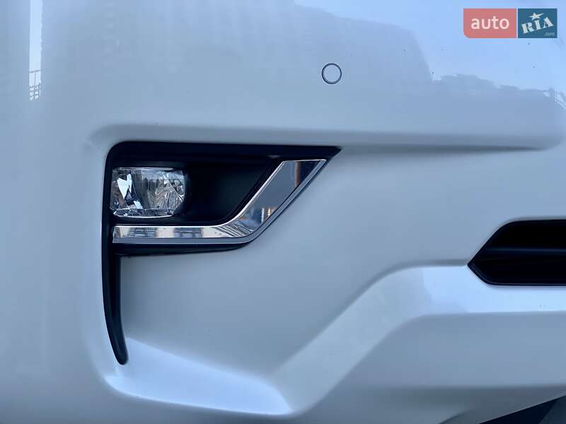 Позашляховик / Кросовер Toyota Land Cruiser Prado 2019 в Києві