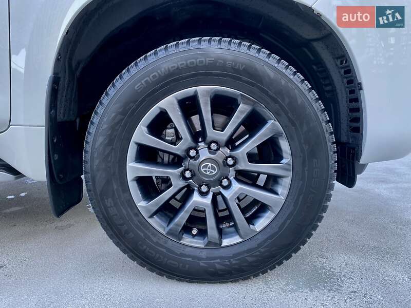 Позашляховик / Кросовер Toyota Land Cruiser Prado 2019 в Києві