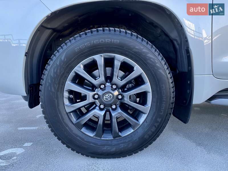 Позашляховик / Кросовер Toyota Land Cruiser Prado 2019 в Києві