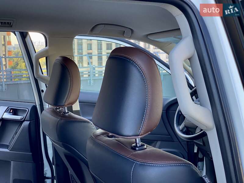 Позашляховик / Кросовер Toyota Land Cruiser Prado 2019 в Києві