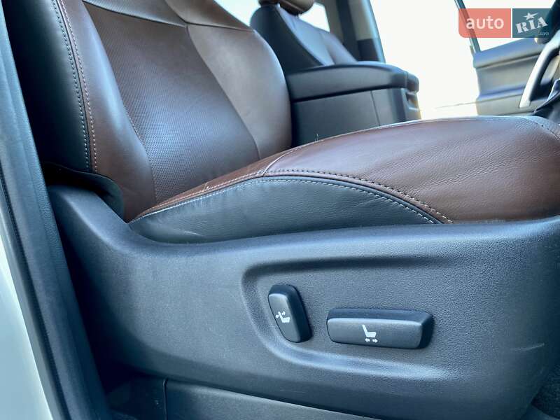 Позашляховик / Кросовер Toyota Land Cruiser Prado 2019 в Києві