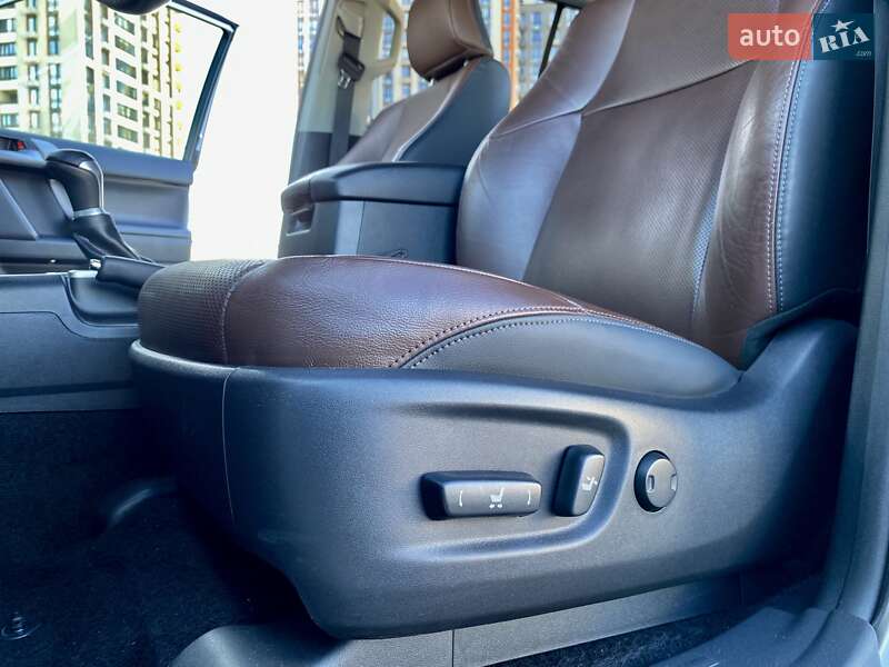 Позашляховик / Кросовер Toyota Land Cruiser Prado 2019 в Києві