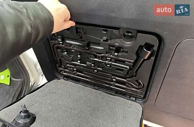 Внедорожник / Кроссовер Toyota Land Cruiser Prado 2014 в 