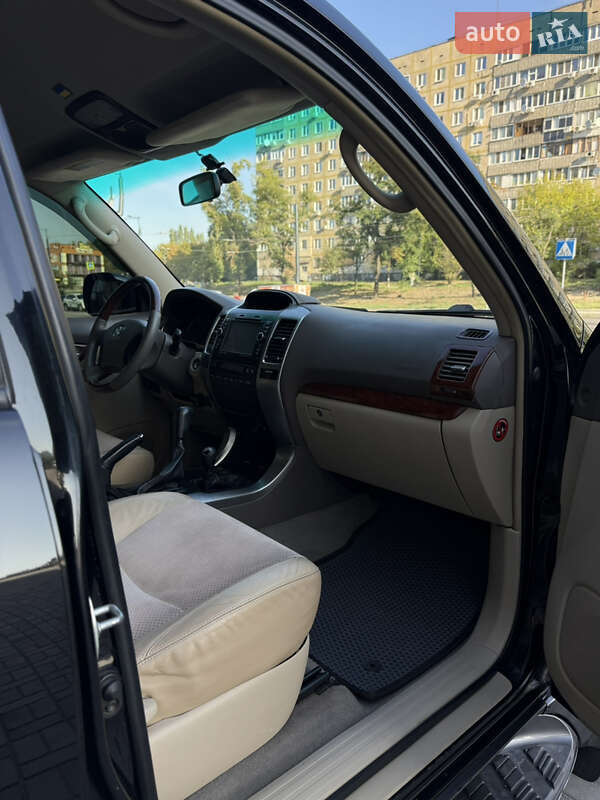 Позашляховик / Кросовер Toyota Land Cruiser Prado 2004 в Дніпрі