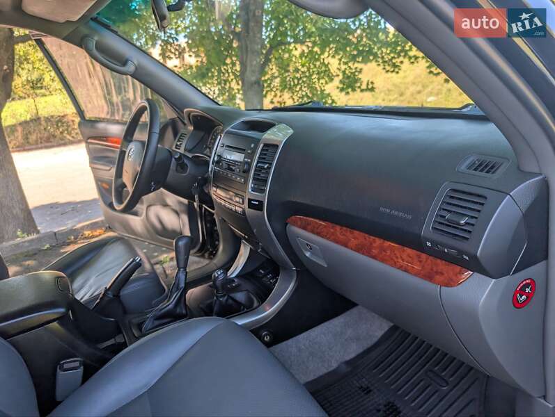 Внедорожник / Кроссовер Toyota Land Cruiser Prado 2006 в Ровно