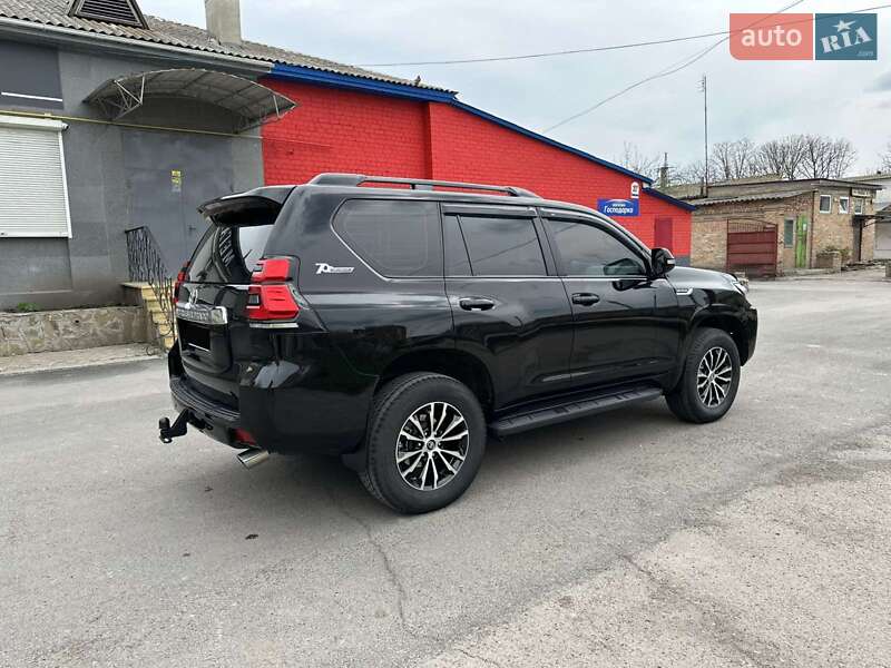Внедорожник / Кроссовер Toyota Land Cruiser Prado 2010 в Александрие