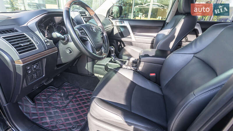 Внедорожник / Кроссовер Toyota Land Cruiser Prado 2019 в Днепре