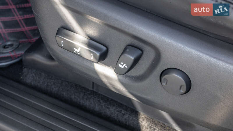 Внедорожник / Кроссовер Toyota Land Cruiser Prado 2019 в Днепре