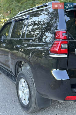 Внедорожник / Кроссовер Toyota Land Cruiser Prado 2015 в 