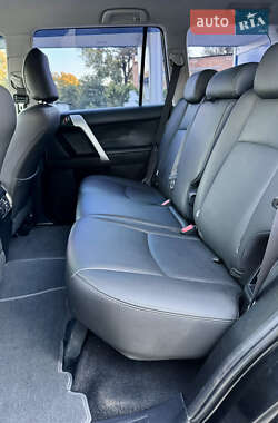 Внедорожник / Кроссовер Toyota Land Cruiser Prado 2015 в 